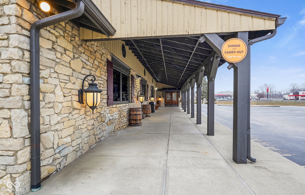 HD 1739552953030 8 ext front entrance 